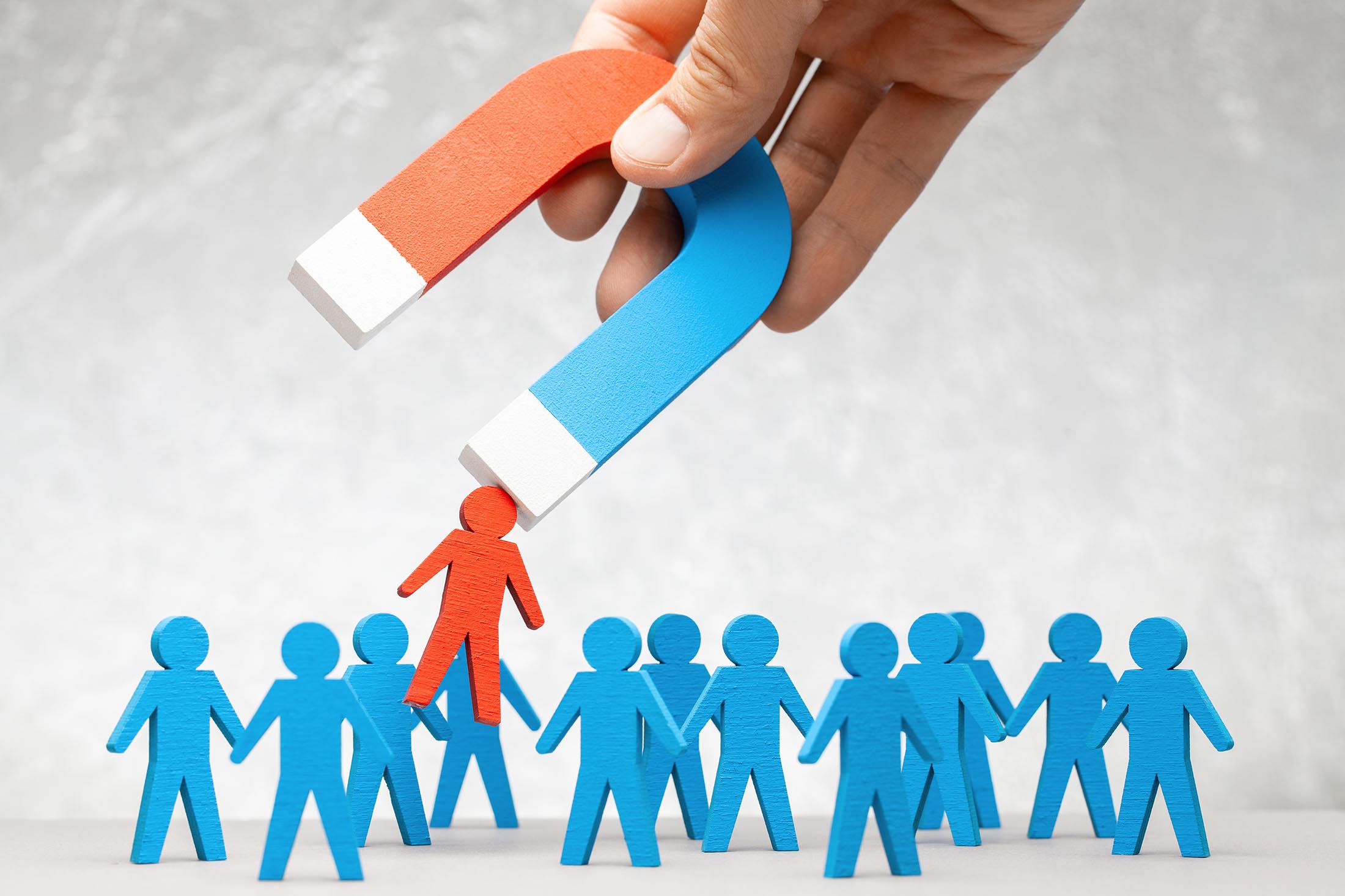 HR Magnet attracts staff leaders. Staff recruitment. Employer Branding – Mitarbeiter anziehen wie ein Magnet